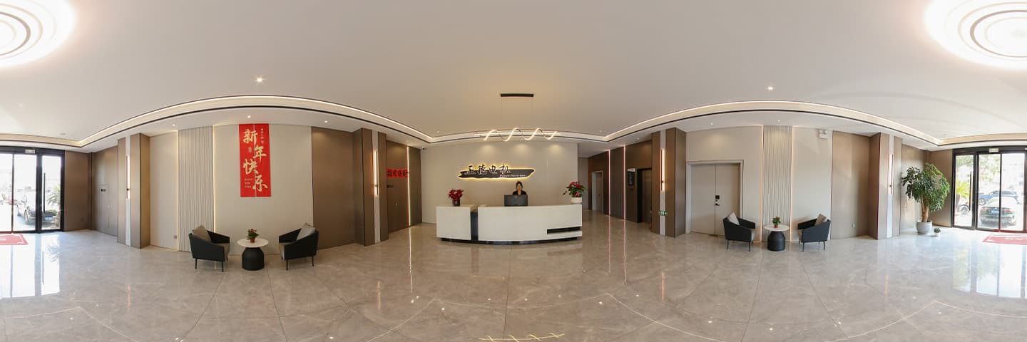 حوالي 3